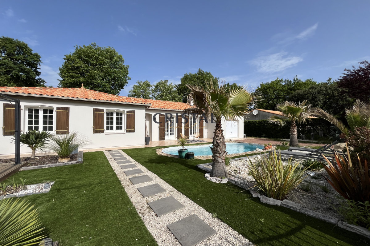Maison de luxe à vendre à Breuillet, 599 000 €, Photo 1