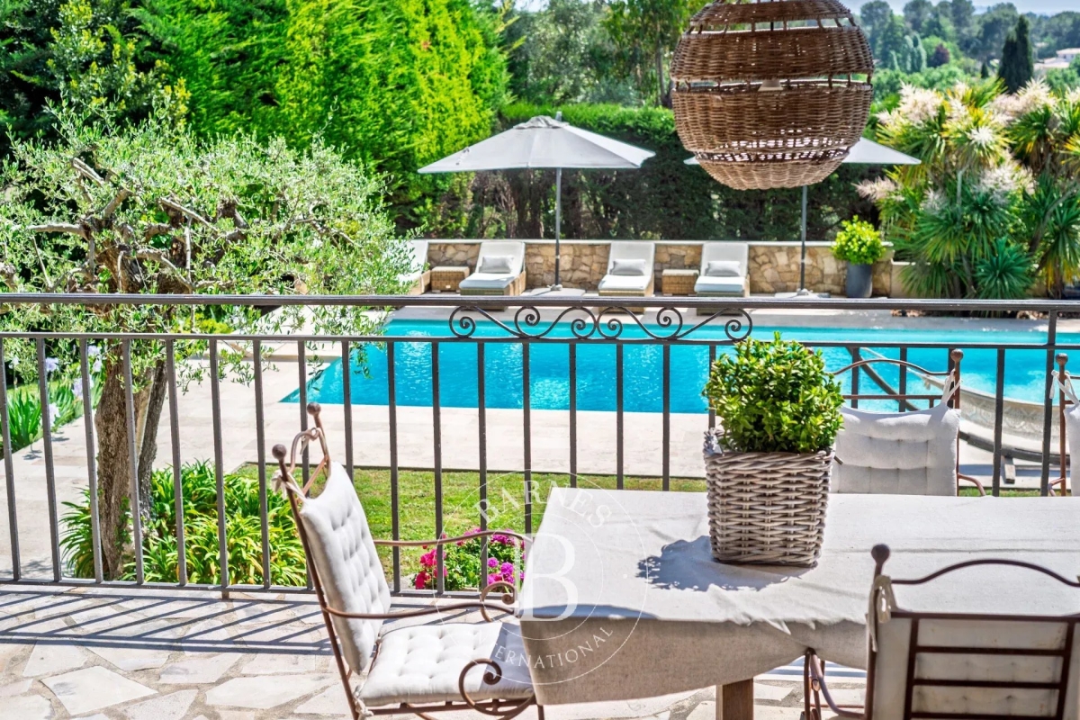 Maison de luxe à vendre à Roquefort-les-Pins, 2 190 000 €, Photo 6