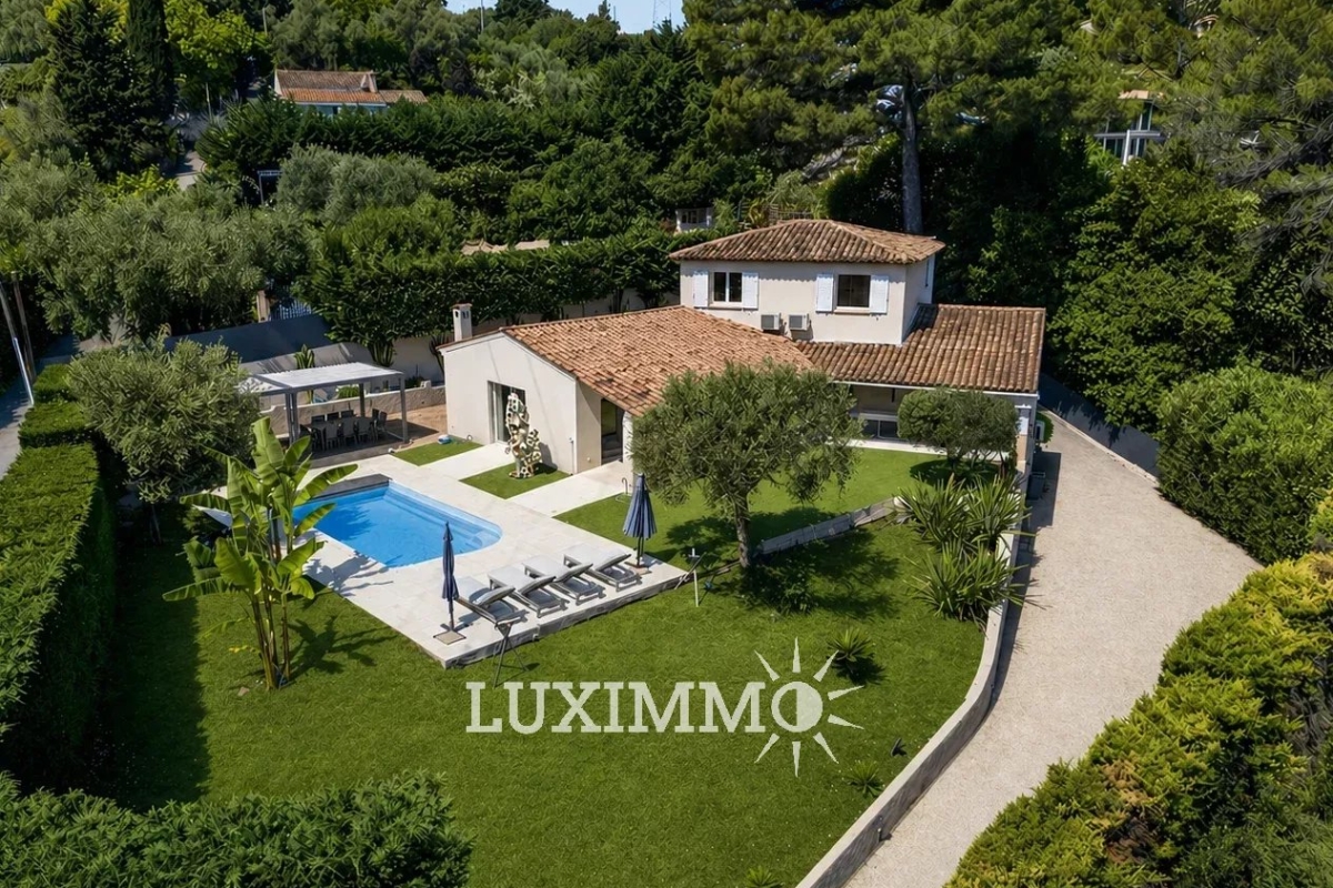 Maison de luxe à vendre à Mougins, 1 350 000 €, Photo 1