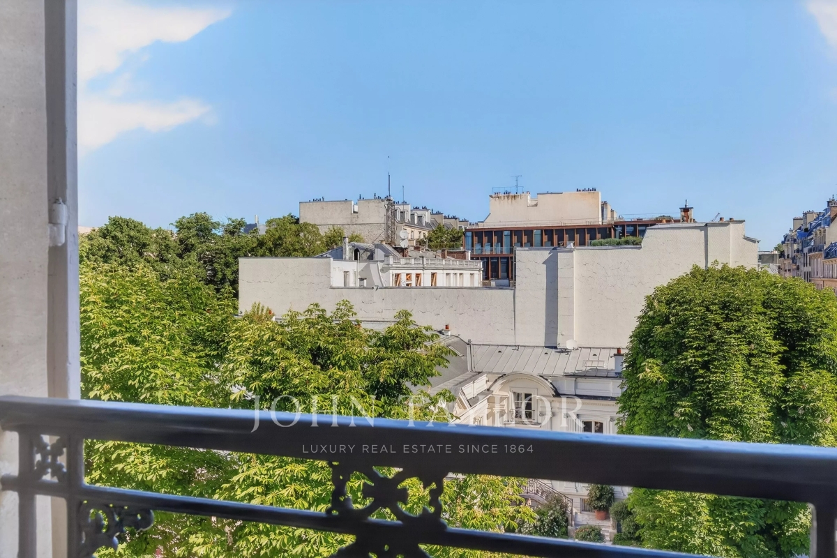 Luxury Apartment for sale in Paris 7Ème, 2 600 000 €, Photo 2