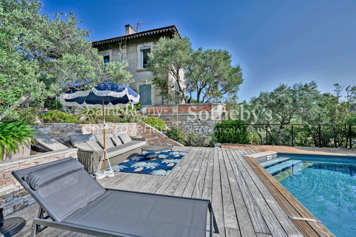 Maison de luxe à vendre à Villeneuve-Lès-Avignon, 850 000 €, Photo 2