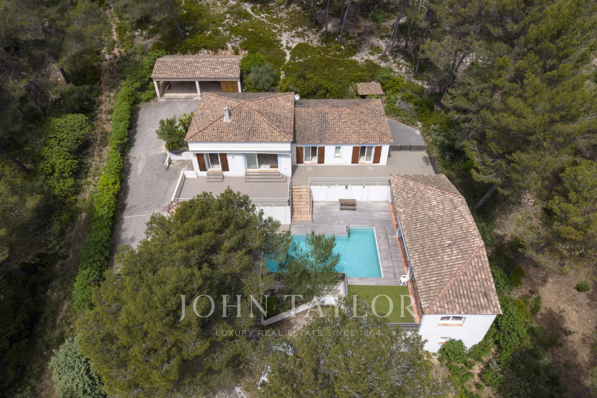 Luxury House for sale in Roquefort-la-Bédoule, 1 190 000 €, Photo 2