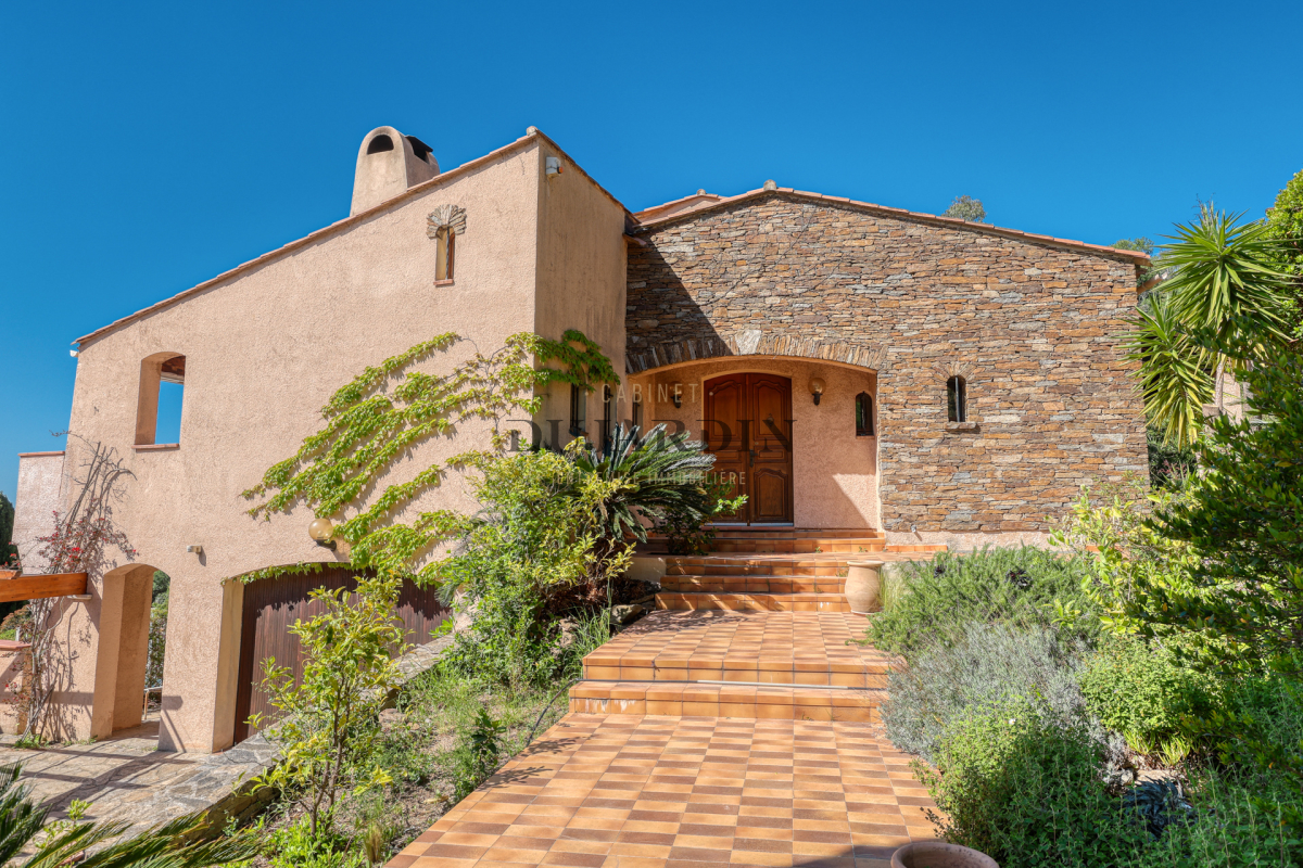 Maison de luxe à vendre à Le Lavandou, 1 976 000 €, Photo 2