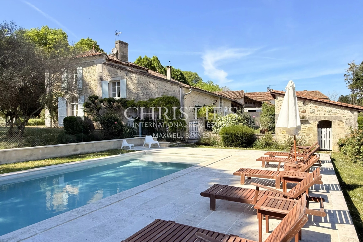 Luxury House for sale in Angoulême, 499 000 €, Photo 1