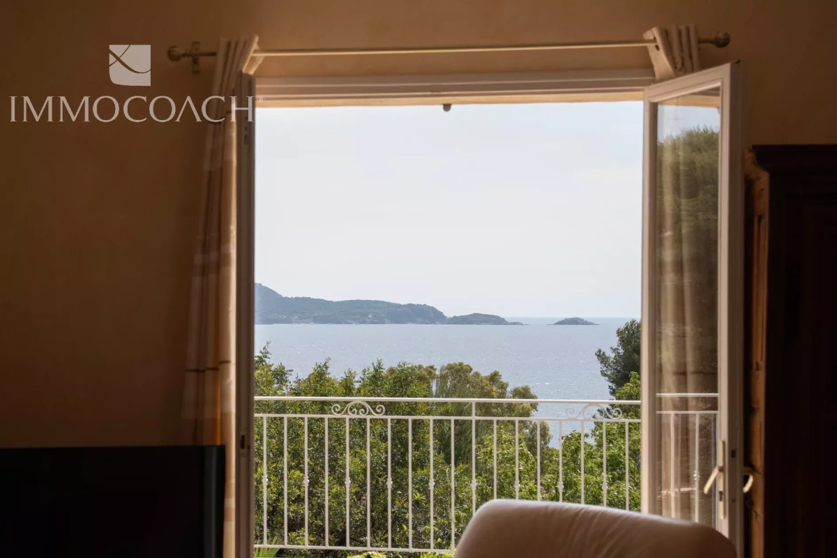 Maison de luxe à vendre à Carqueiranne, 1 950 000 €, Photo 2