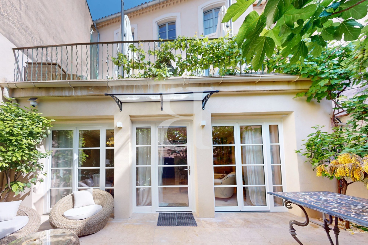 Maison de luxe à vendre à L Isle-sur-La-Sorgue, 1 290 000 €, Photo 1