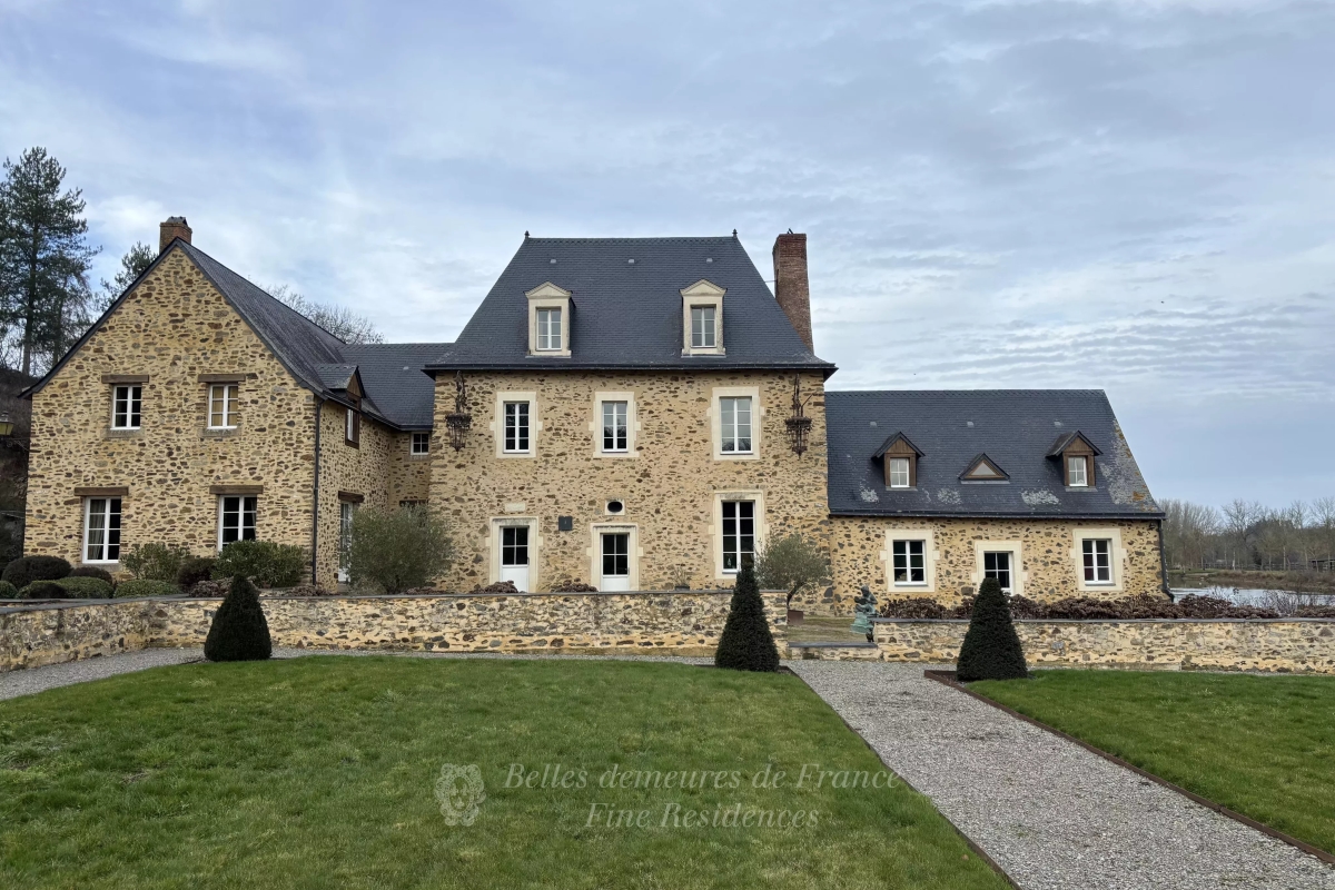 Maison de luxe à vendre à Château-Gontier, 1 870 000 €, Photo 1