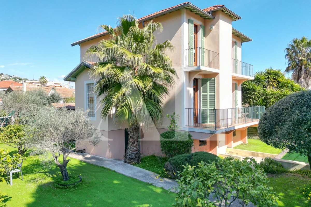 Luxury House for sale in Le Golfe Juan, 795 000 €, Photo 2