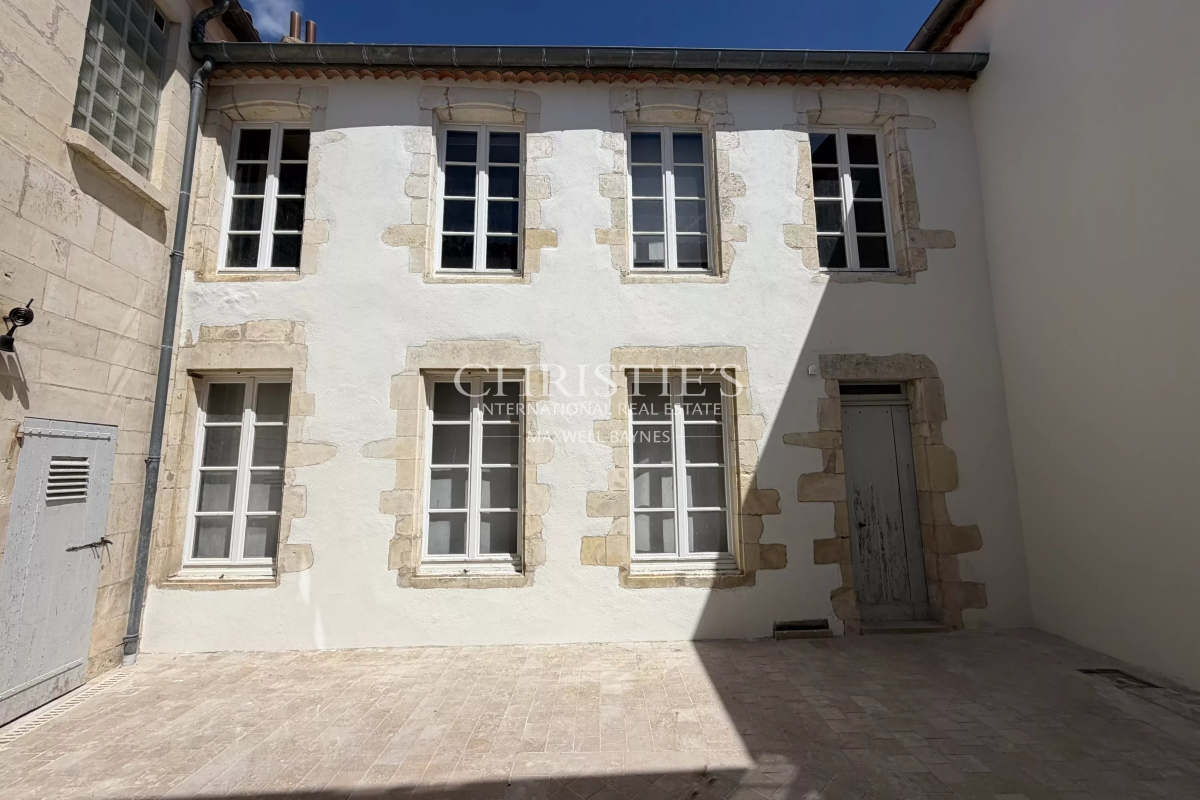 Luxury House for sale in Saint-Martin-de-Ré, 1 974 000 €, Photo 1