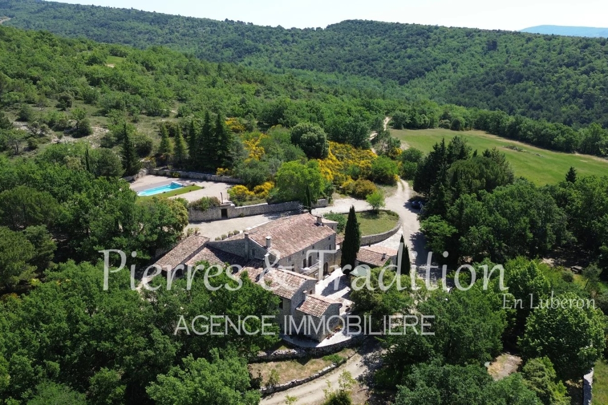 Luxury House for sale in Reillanne, 875 000 €, Photo 1