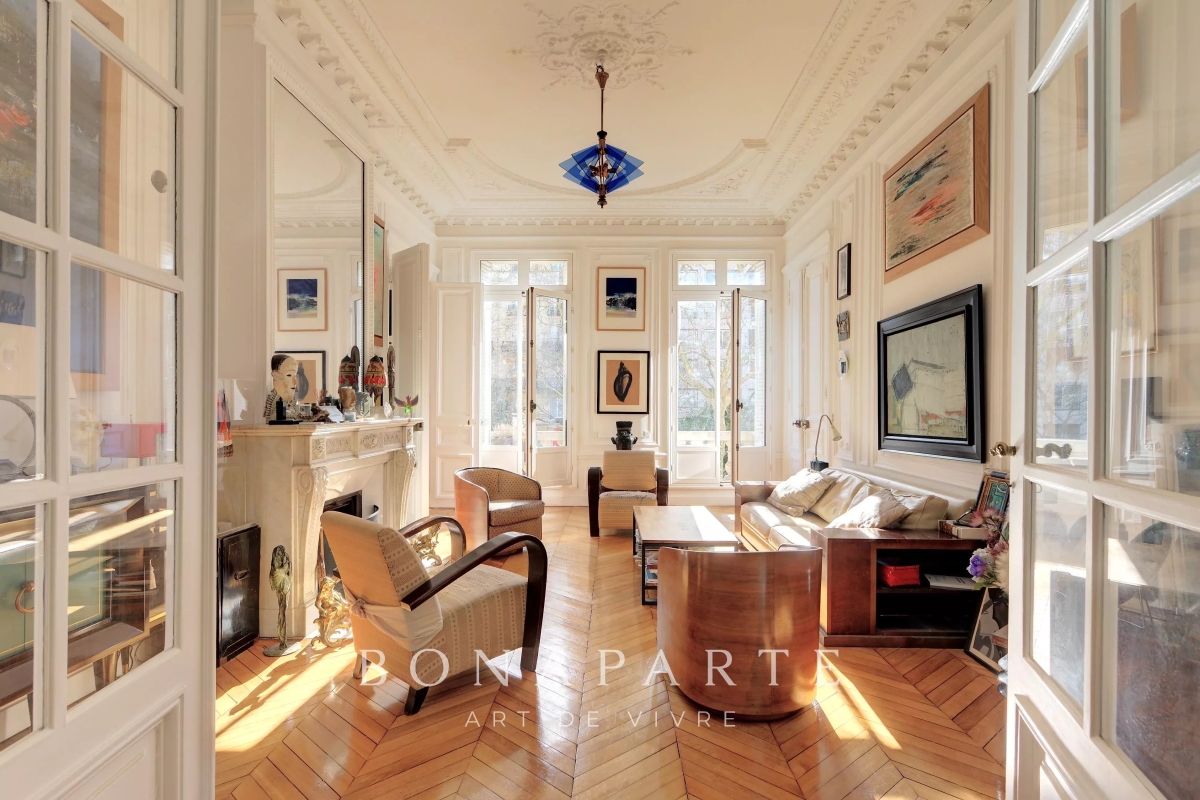 Luxury Apartment for sale in Paris 18Ème, 1 500 000 €, Photo 1