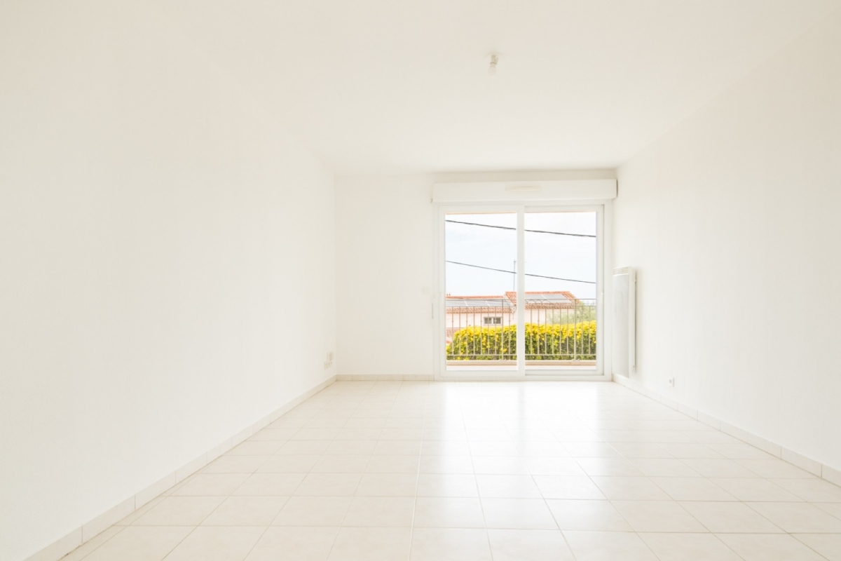 Luxury Apartment for sale in Antibes, 411 280 €, Photo 2
