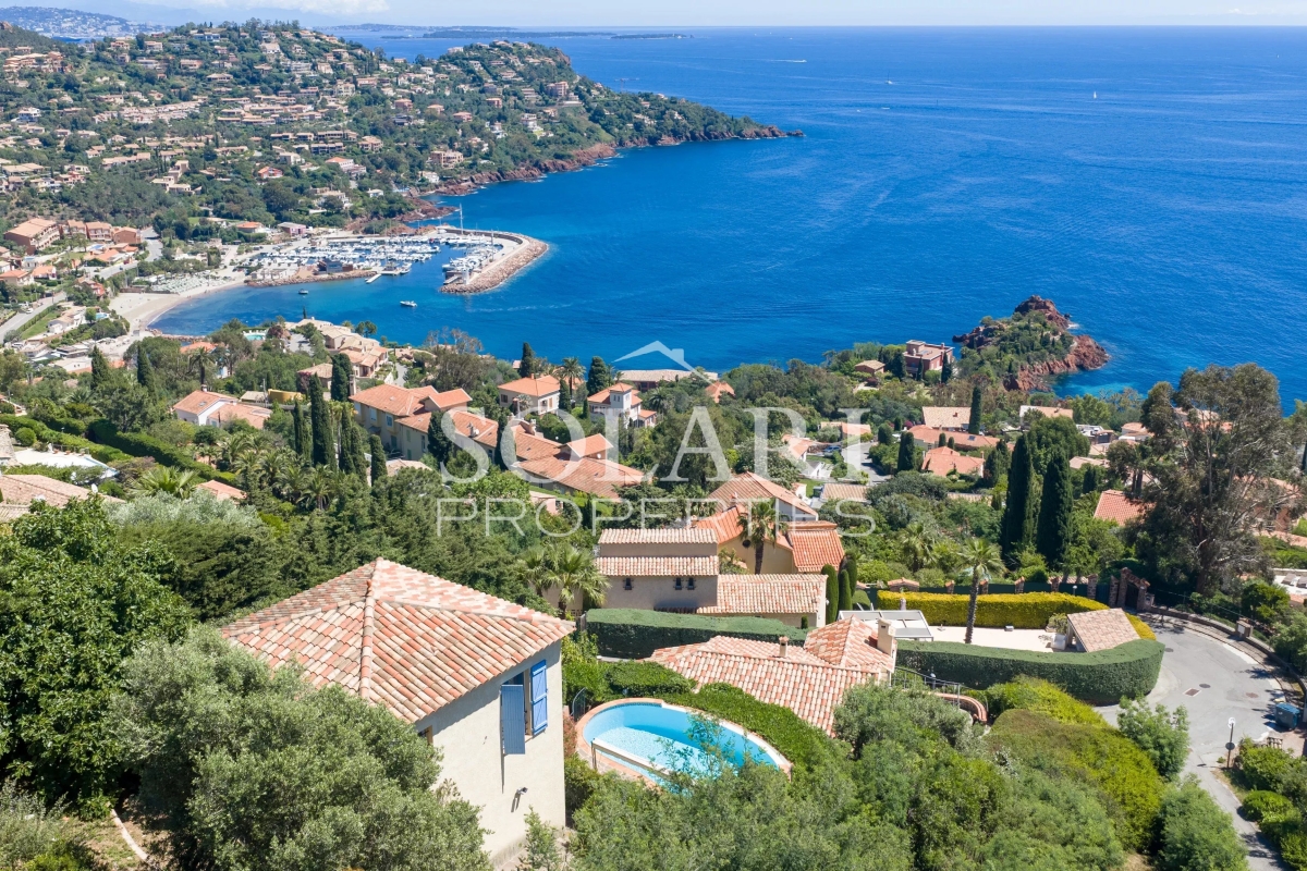 Luxury House for sale in Théoule-sur-Mer, 980 000 €, Photo 1