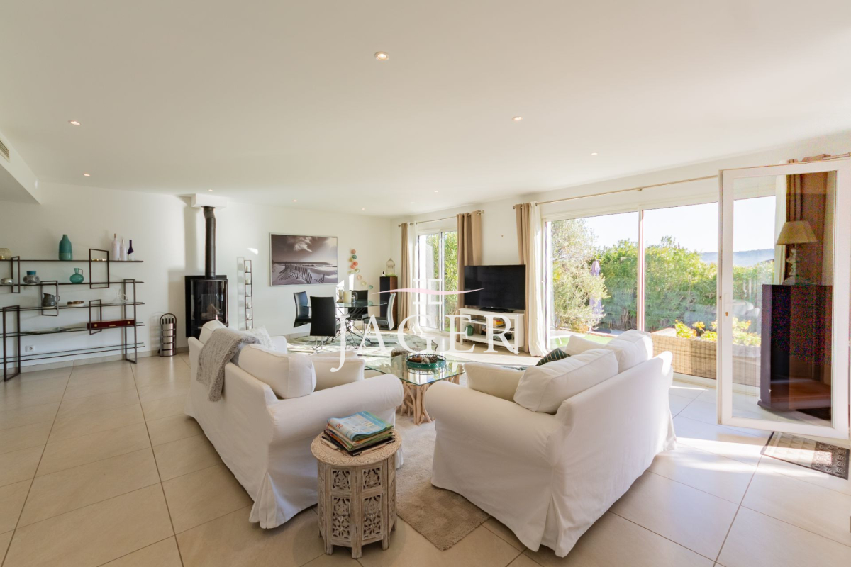 Maison de luxe à vendre à Cogolin, 895 000 €, Photo 4