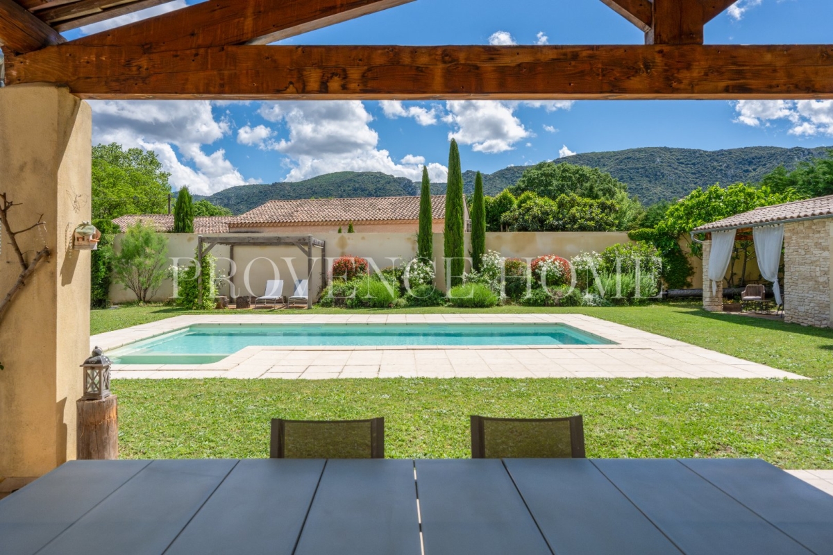Maison de luxe à vendre à Maubec, 980 000 €, Photo 3