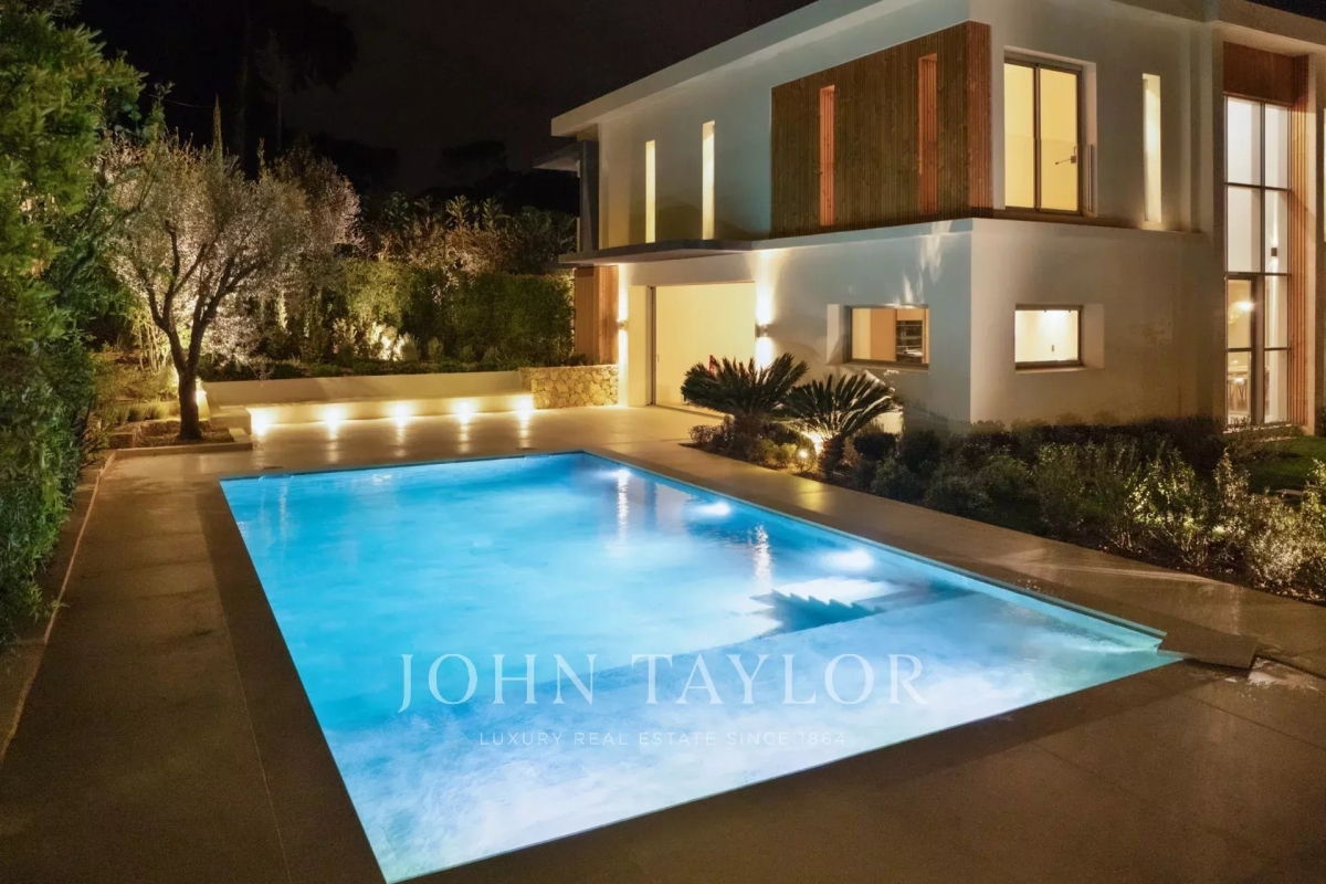 Maison de luxe à louer à Mougins, 13 000 €, Photo 3