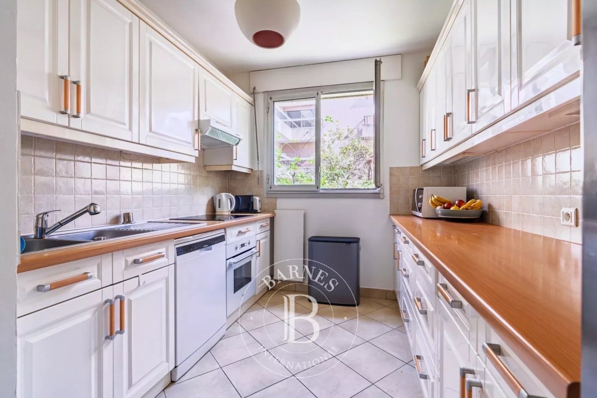 Luxury Apartment for sale in Neuilly-sur-Seine, 1 090 000 €, Photo 7