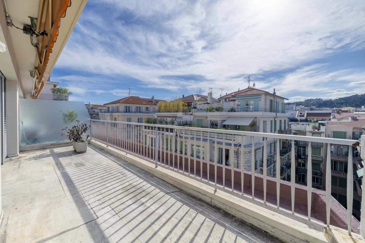 Luxury Apartment for sale in Nice, 795 000 €, Photo 1