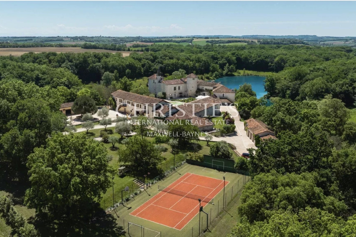 Luxury House for sale in Auch, 7 750 000 €, Photo 1