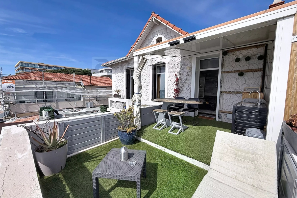 Luxury Apartment for sale in Cagnes-sur-Mer, 1 590 000 €, Photo 2