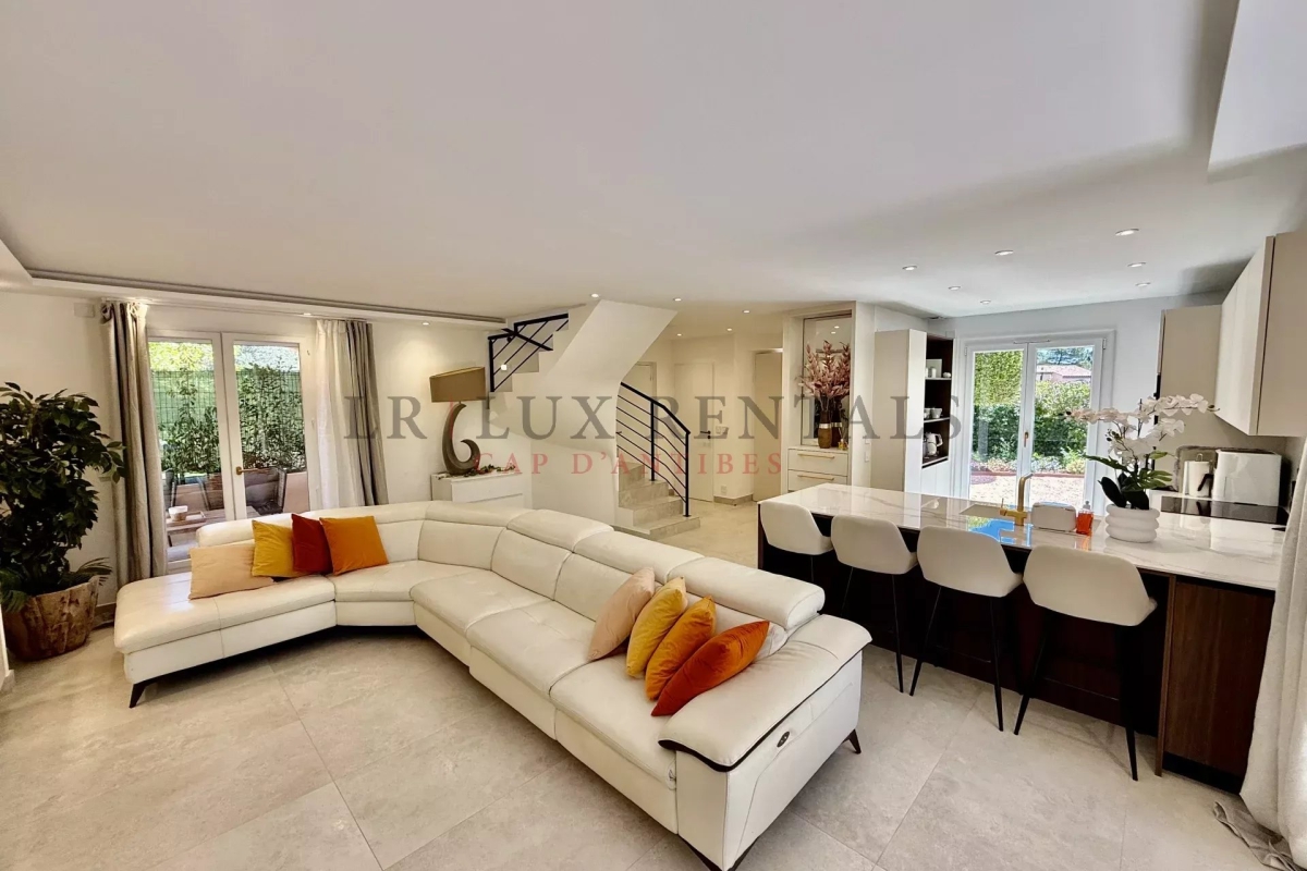 Maison de luxe à louer à Mougins, 3 500 €, Photo 4