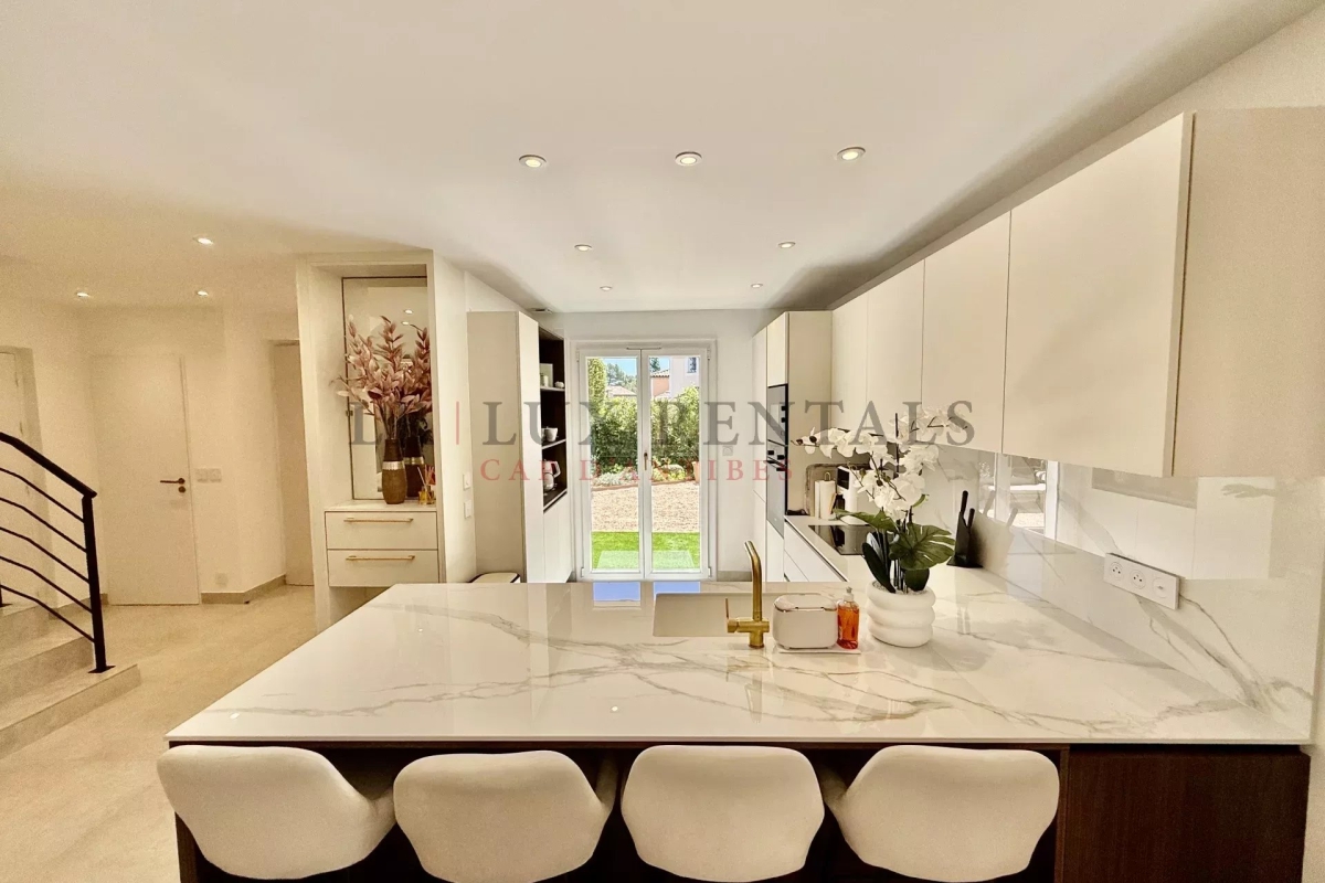 Maison de luxe à louer à Mougins, 3 500 €, Photo 5