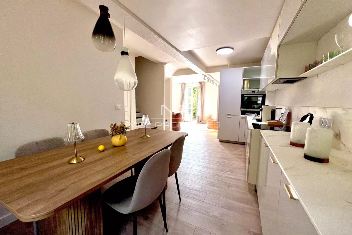 Maison de luxe à vendre à Cannes, 870 000 €, Photo 1