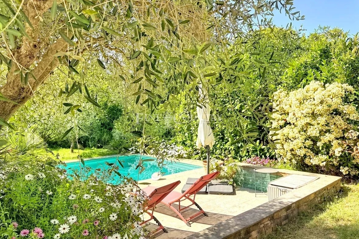 Maison de luxe à vendre à Villeneuve-Loubet, 949 000 €, Photo 1