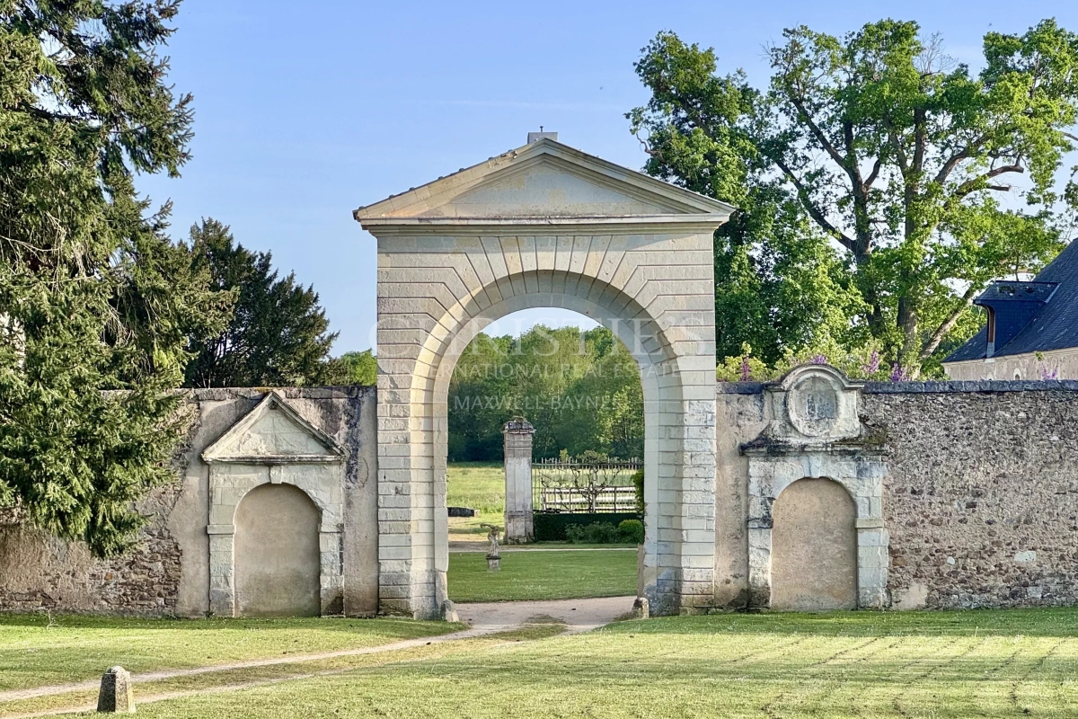 Maison de luxe à vendre à Sablé-sur-Sarthe, 1 790 000 €, Photo 2