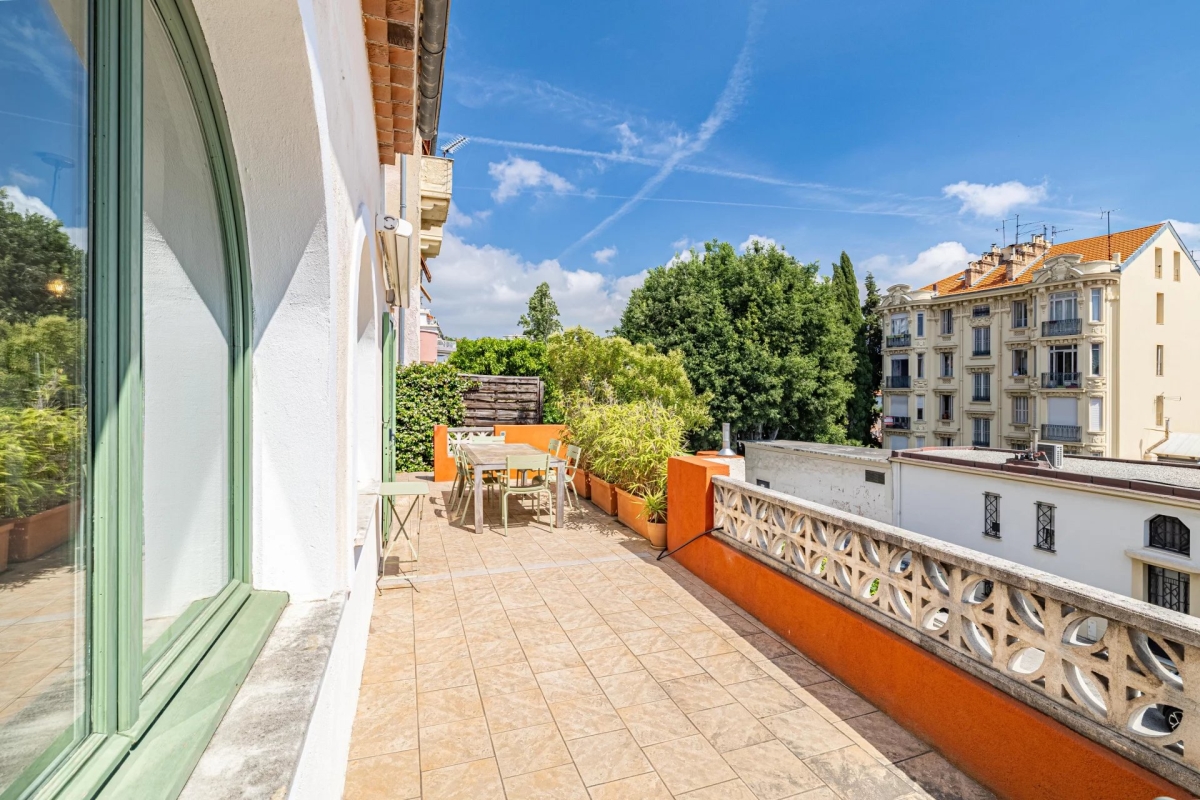 Maison de luxe à vendre à Nice, 1 049 000 €, Photo 2