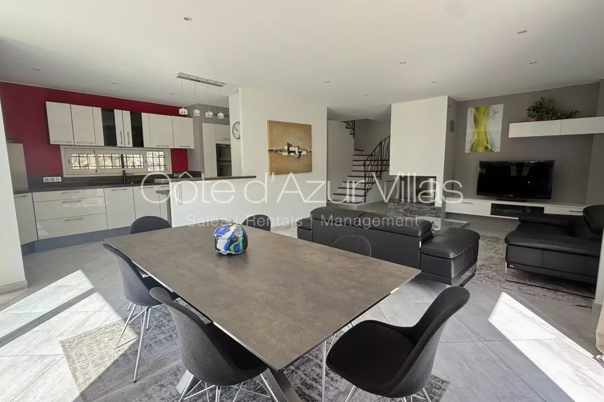 Maison de luxe à louer à Valbonne, 4 500 €, Photo 7