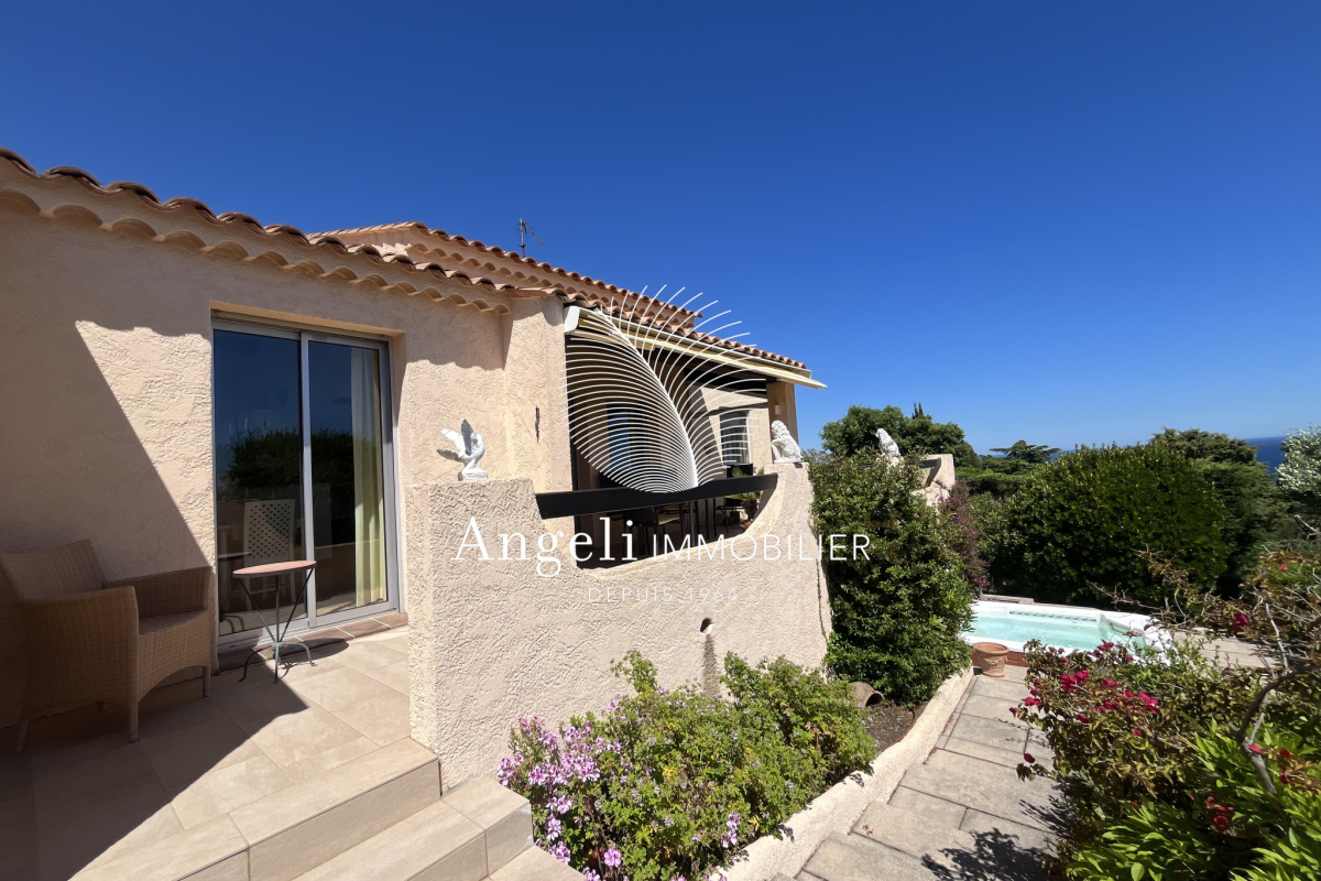 Maison de luxe à vendre à Saint-Aygulf, 760 000 €, Photo 2