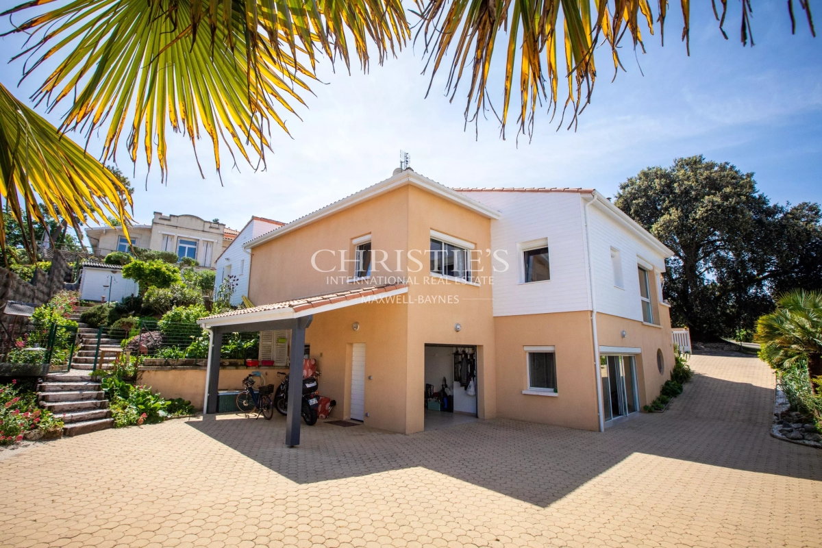 Luxury House for sale in Royan, 993 000 €, Photo 2