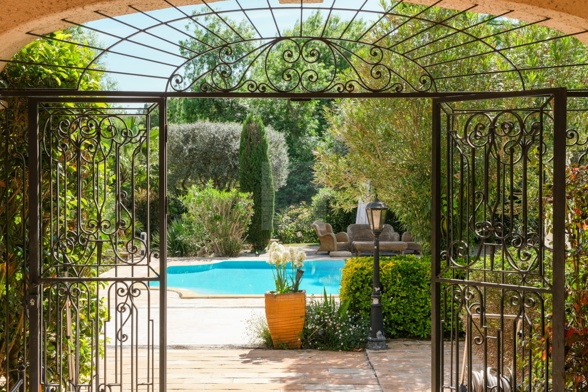 Luxury House for sale in Saint-Paul-de-Vence, 1 850 000 €, Photo 6