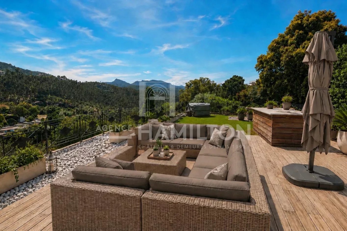 Luxury Apartment for sale in Mandelieu-la-Napoule, 820 000 €, Photo 1