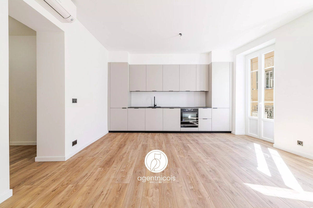 Luxury Apartment for sale in Nice, 469 000 €, Photo 1