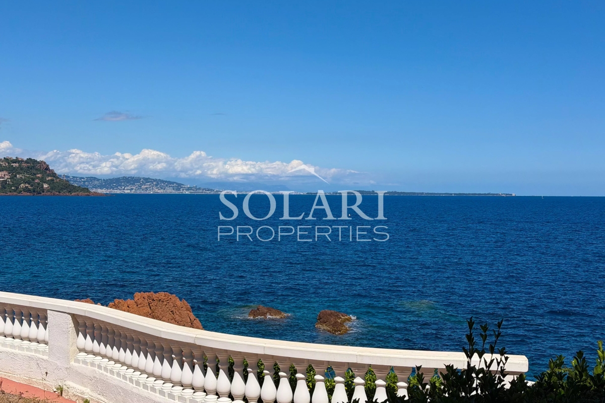 Luxury Apartment for sale in Saint-Raphaël, 450 000 €, Photo 2