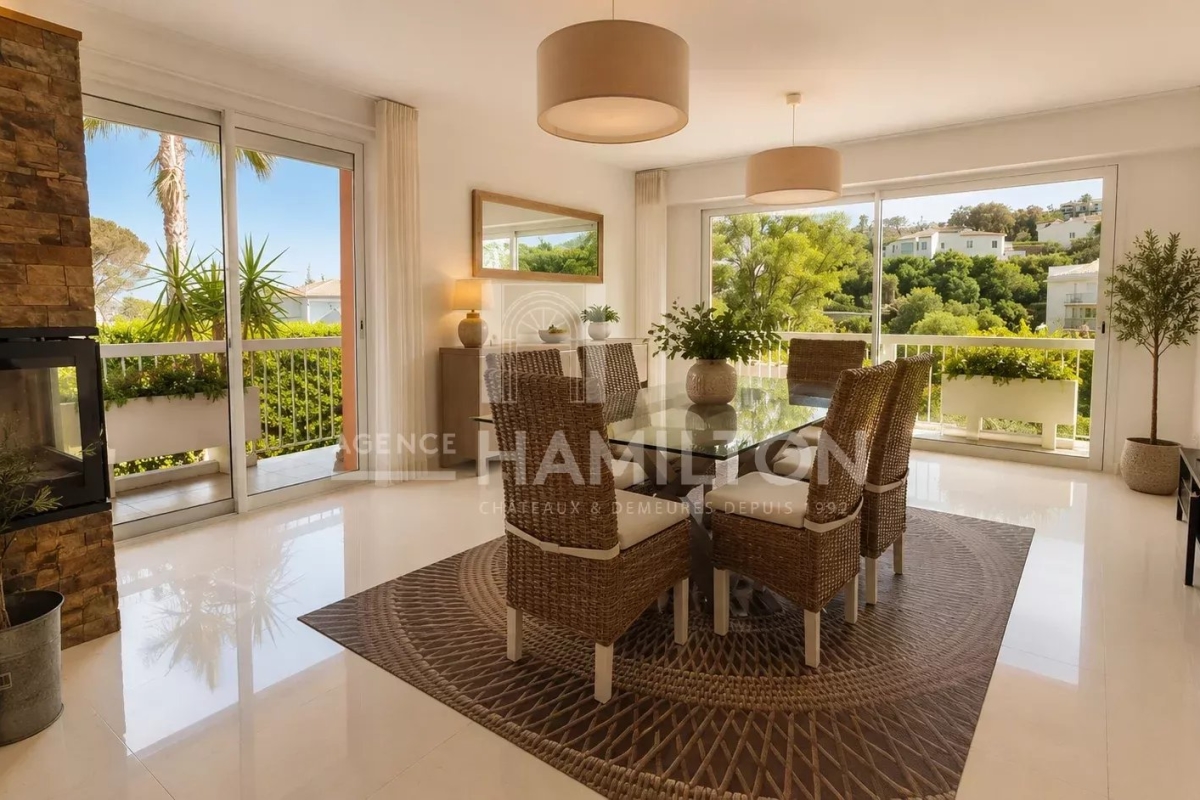 Luxury Apartment for sale in Mandelieu-la-Napoule, 820 000 €, Photo 3