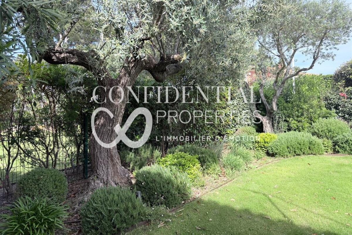 Maison de luxe à vendre à Cavalaire-sur-Mer, 1 750 000 €, Photo 4