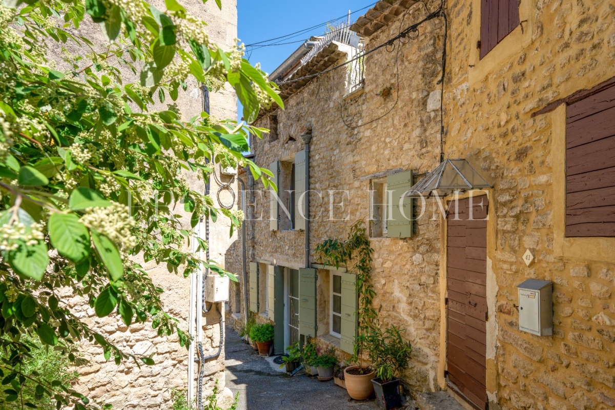 Maison de luxe à vendre à Lagnes, 350 000 €, Photo 1