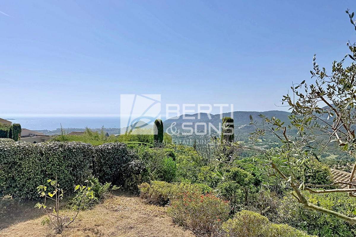 Luxury Apartment for sale in Mandelieu-la-Napoule, 598 000 €, Photo 2
