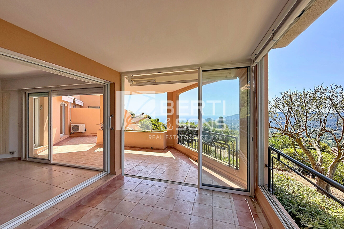 Luxury Apartment for sale in Mandelieu-la-Napoule, 598 000 €, Photo 3