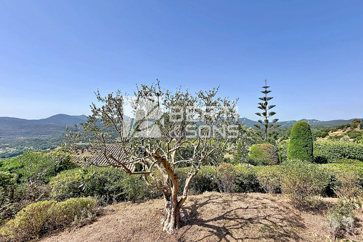 Luxury Apartment for sale in Mandelieu-la-Napoule, 598 000 €, Photo 4