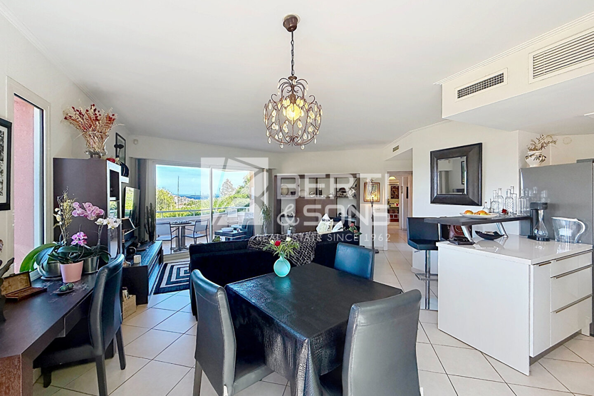 Luxury Apartment for sale in Mandelieu-la-Napoule, 525 000 €, Photo 4