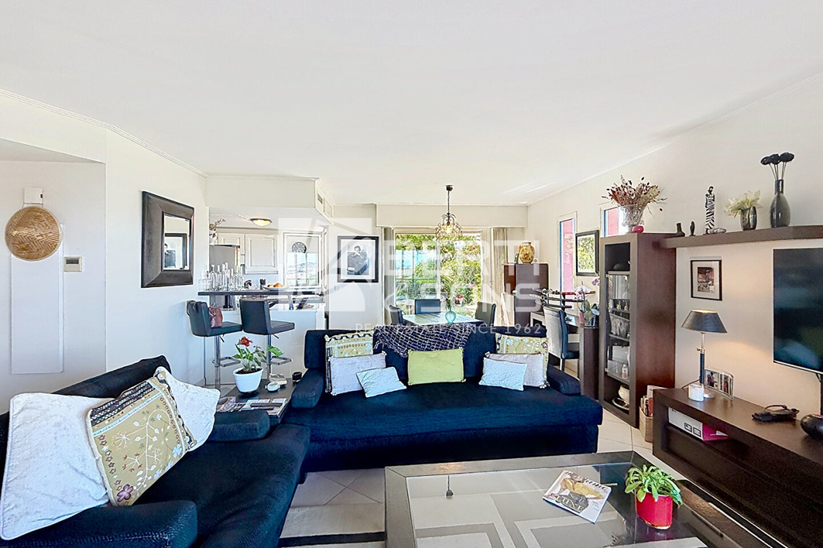 Luxury Apartment for sale in Mandelieu-la-Napoule, 525 000 €, Photo 5