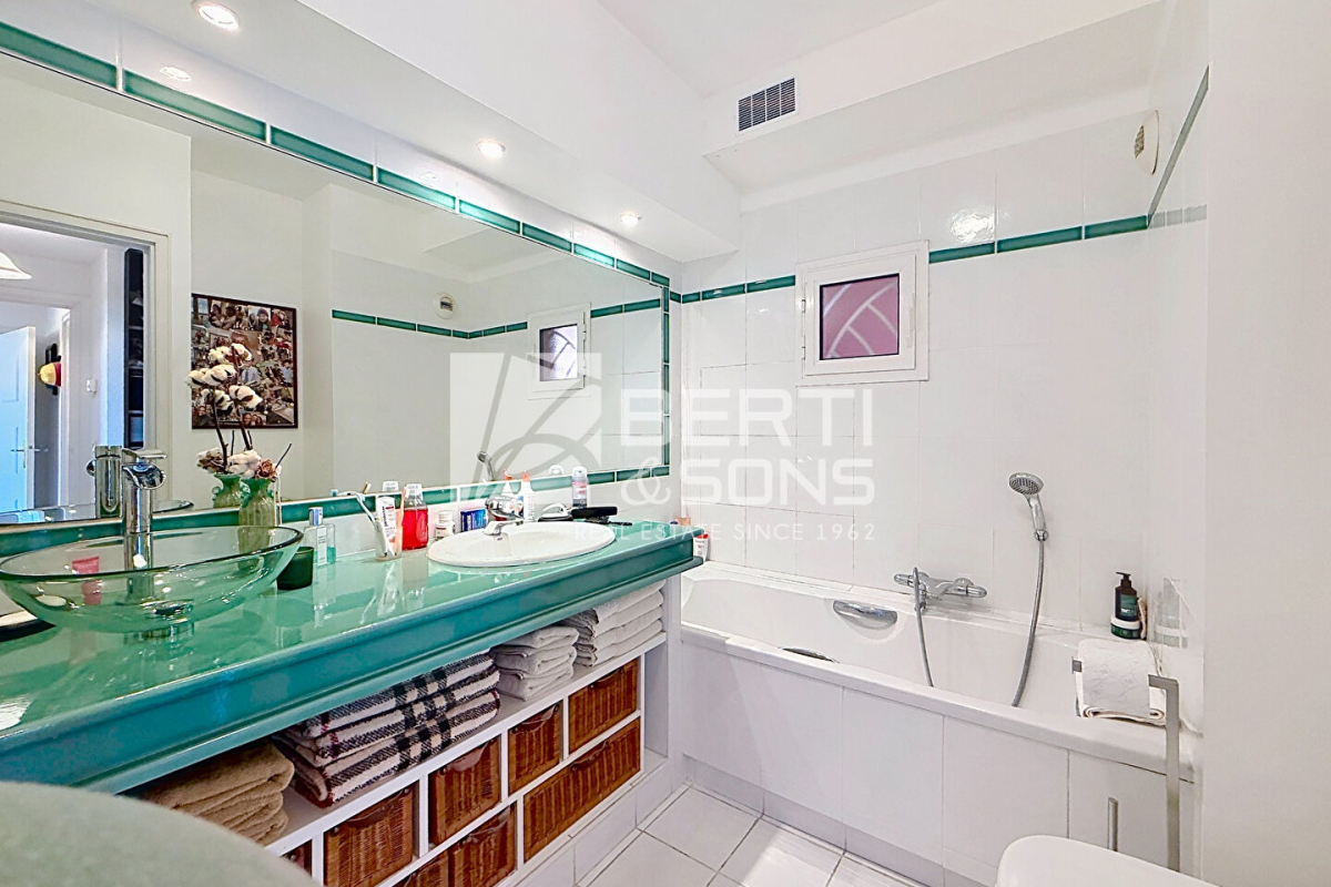 Luxury Apartment for sale in Mandelieu-la-Napoule, 525 000 €, Photo 7