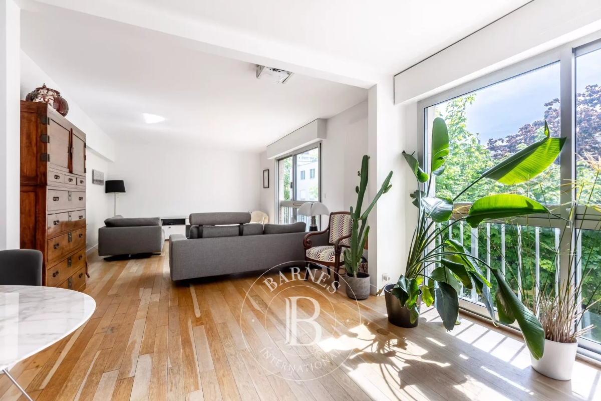 Luxury Apartment for sale in Neuilly-sur-Seine, 990 000 €, Photo 2