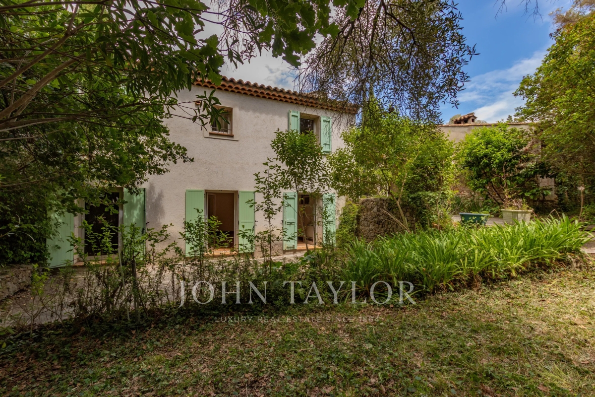 Luxury House for sale in Antibes, 1 090 000 €, Photo 2