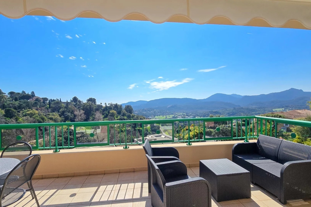 Luxury Apartment for sale in Mandelieu-la-Napoule, 995 000 €, Photo 1