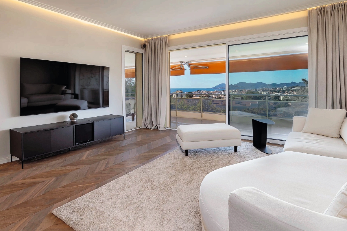 Luxury Apartment for sale in Le Cannet, 1 260 000 €, Photo 2